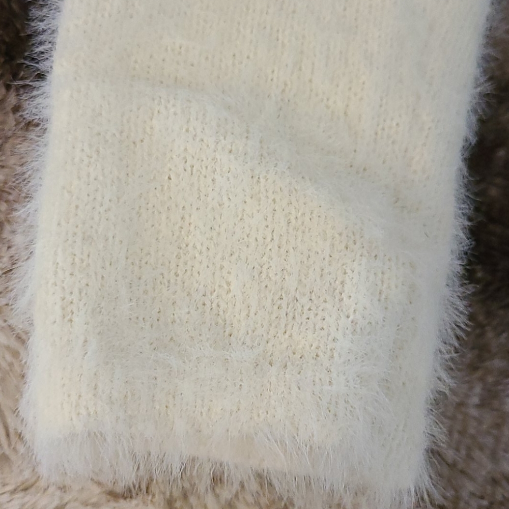 Cropped Sweater - Picture 2 of 5